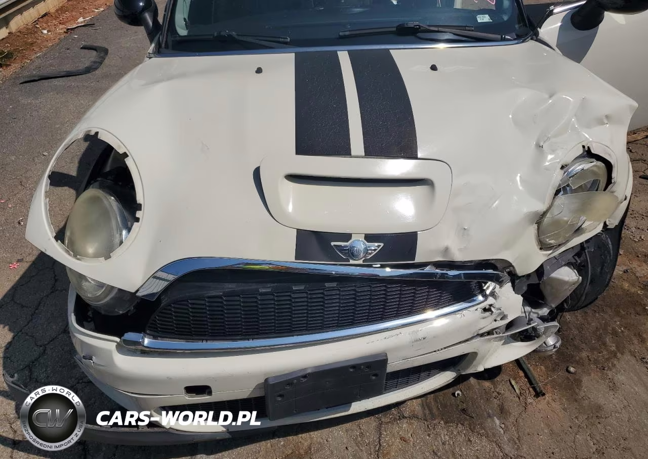 2010 Mini Cooper S Clubman VIN:WMWMM3C56ATZ33378 - 11