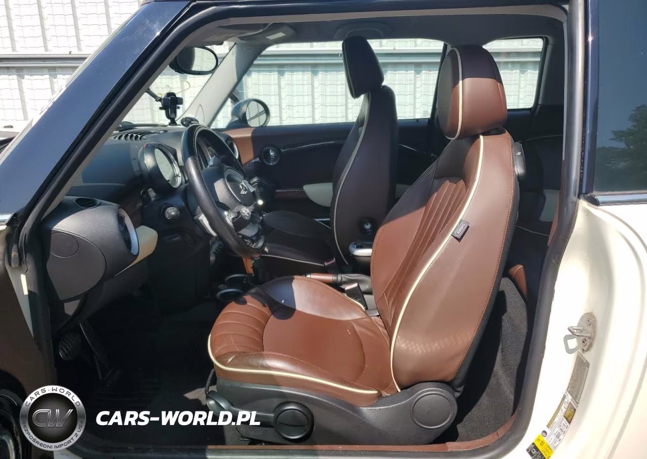 2010 Mini Cooper S Clubman VIN:WMWMM3C56ATZ33378 - 7