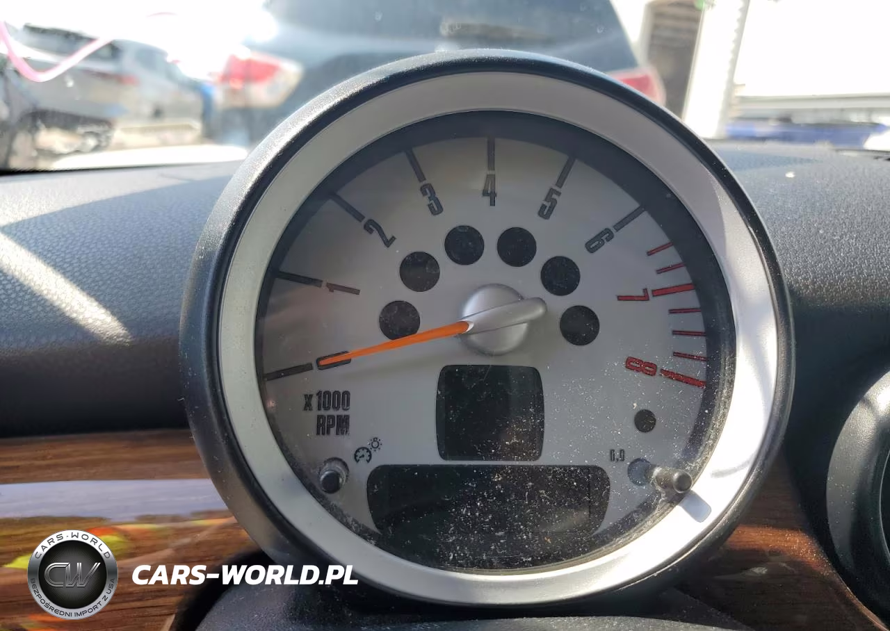 2010 Mini Cooper S Clubman VIN:WMWMM3C56ATZ33378 - 9