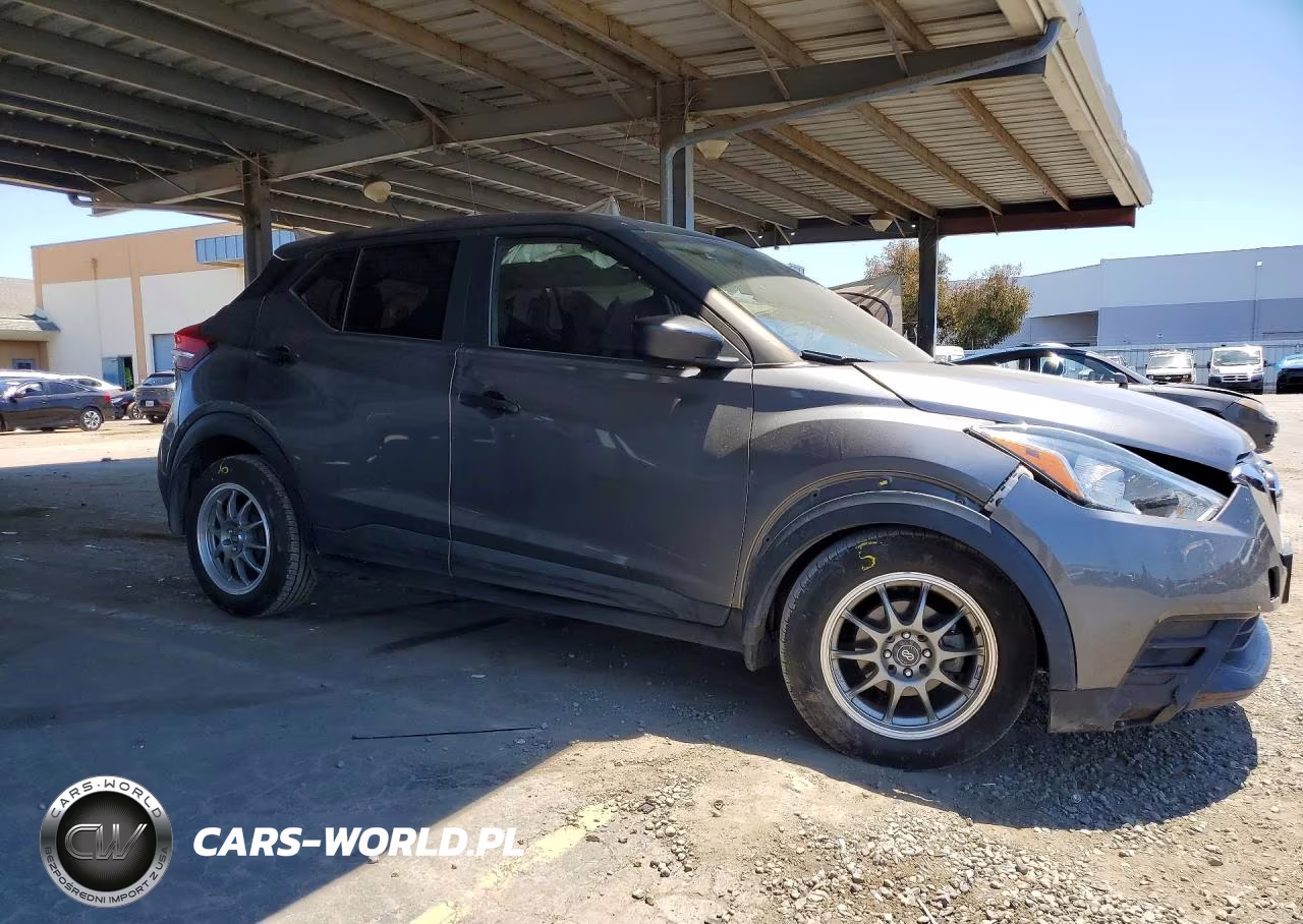 2020 Nissan Kicks S VIN:3N1CP5BV4LL560497 - 4