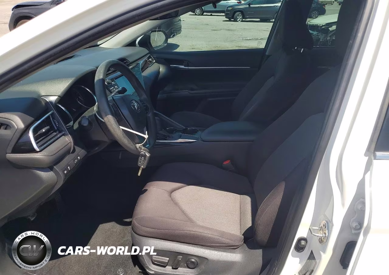 2018 Toyota Camry Le VIN:4T1B11HK6JU613232 - 7