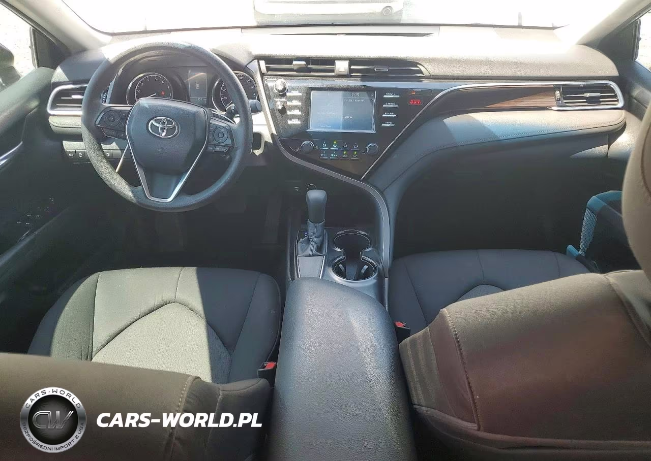 2018 Toyota Camry Le VIN:4T1B11HK6JU613232 - 8