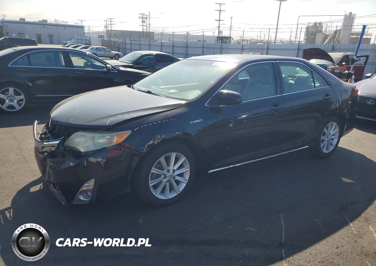 2014 Toyota Camry Hybrid Xle