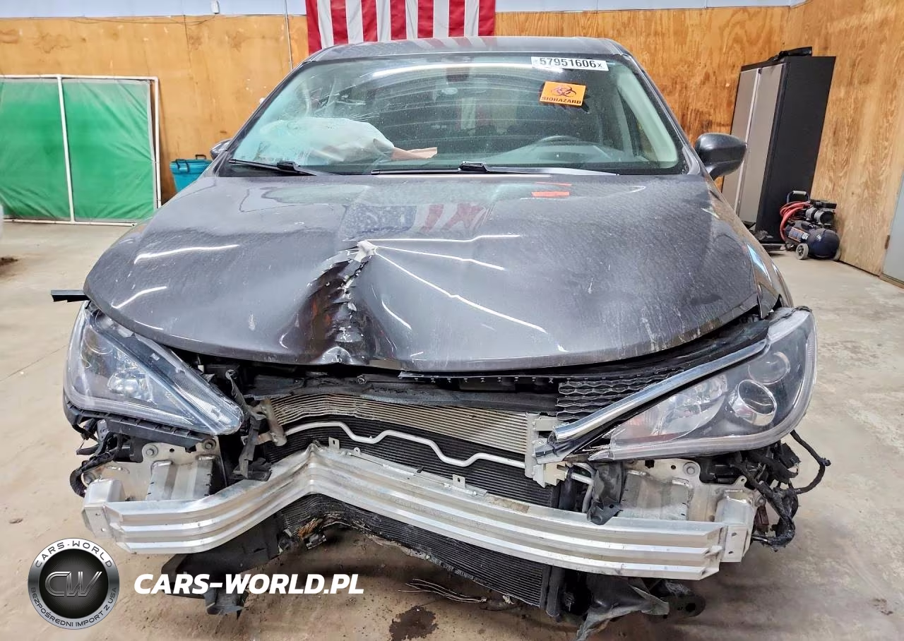 2019 Chrysler Pacifica Touring Plus VIN:2C4RC1FG0KR733506 - 5
