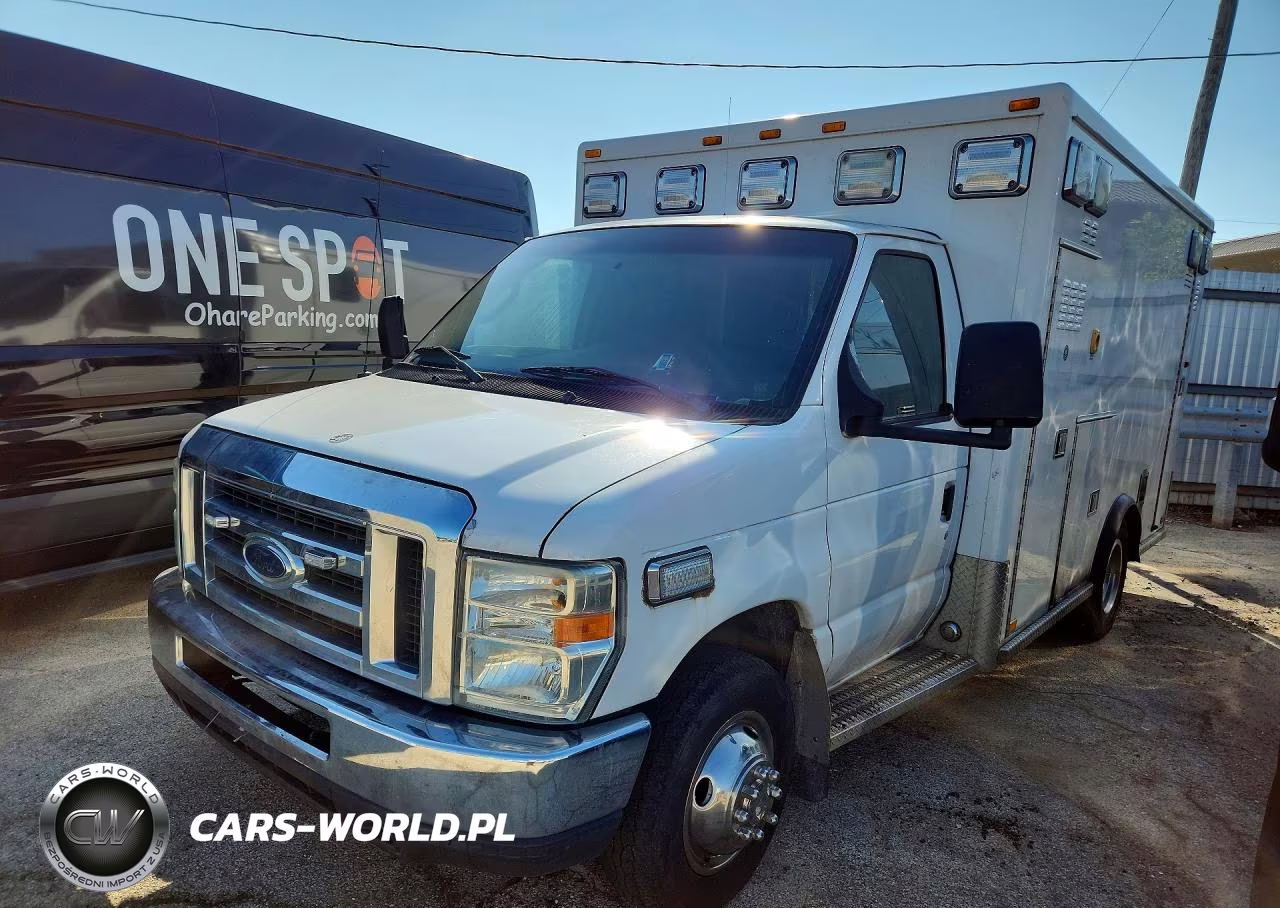 2010 Ford Econoline E350 Super Duty Cutaway Van