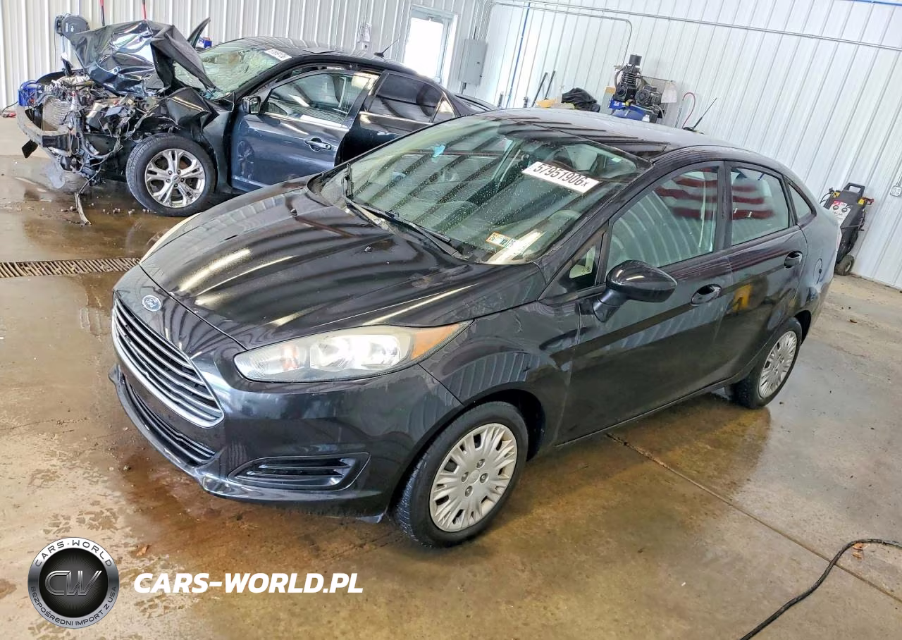 2015 Ford Fiesta S – zdjęcie 1 z 12
