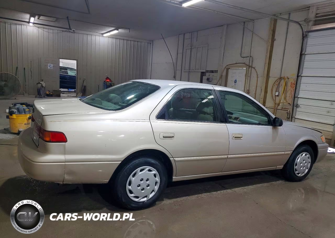 1997 Toyota Camry Le VIN:4T1BG22K7VU053305 - 3