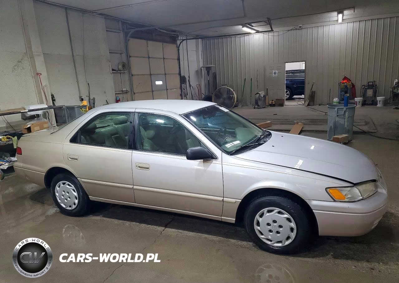 1997 Toyota Camry Le VIN:4T1BG22K7VU053305 - 4