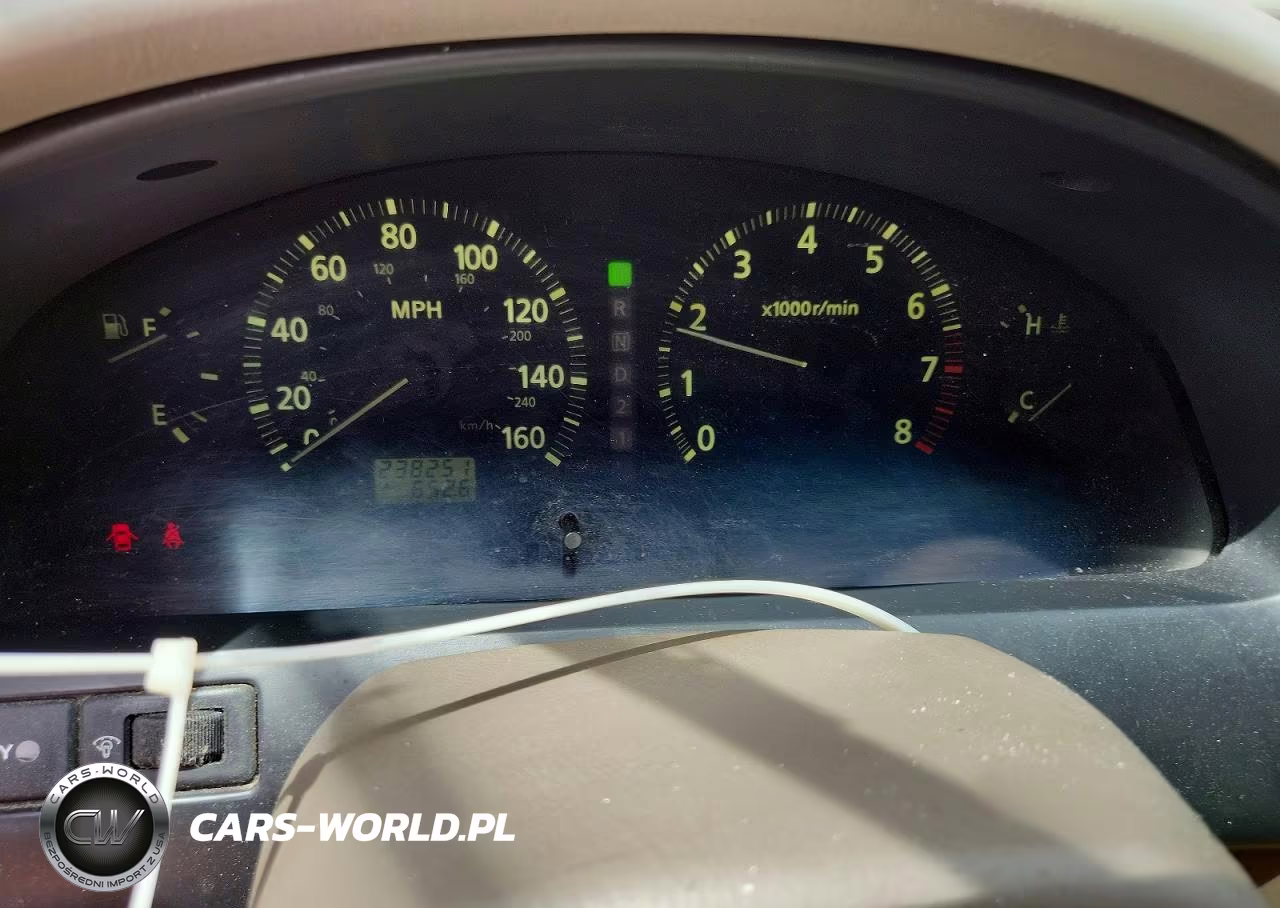 2000 Infiniti I30 VIN:JNKCA31A8YT211958 - 9