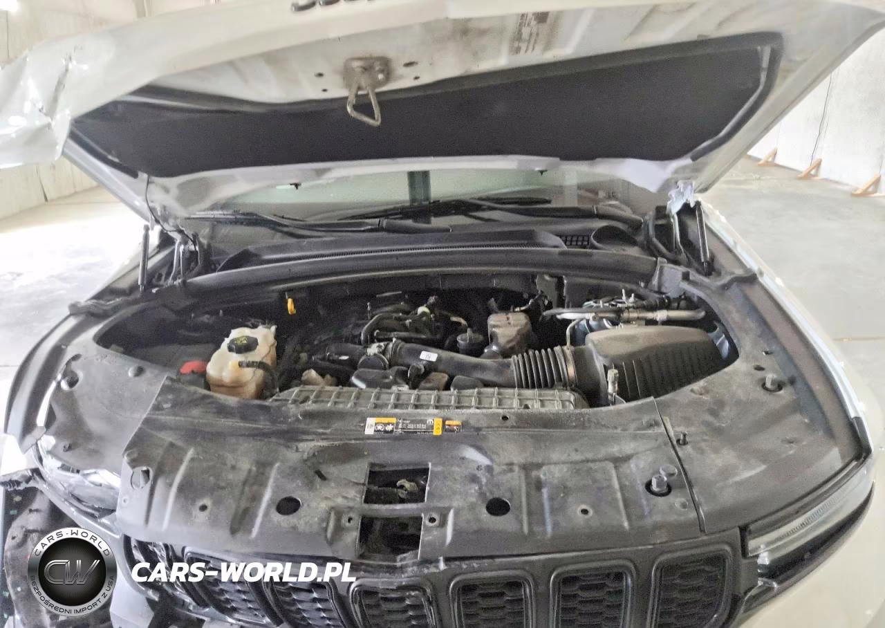 2024 Jeep Grand Cherokee L Laredo VIN:1C4RJKAG0R8921306 - 12
