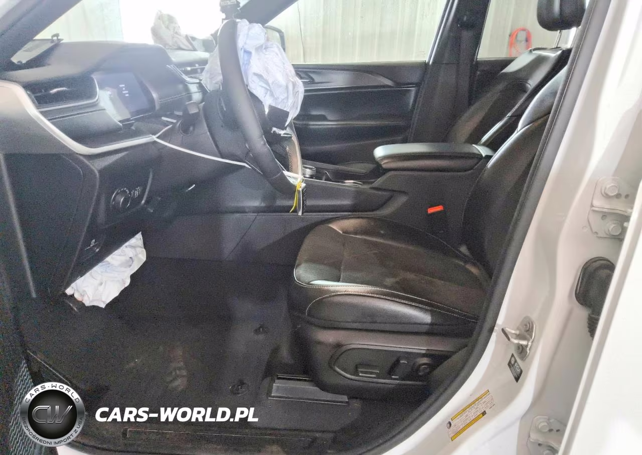 2024 Jeep Grand Cherokee L Laredo VIN:1C4RJKAG0R8921306 - 7