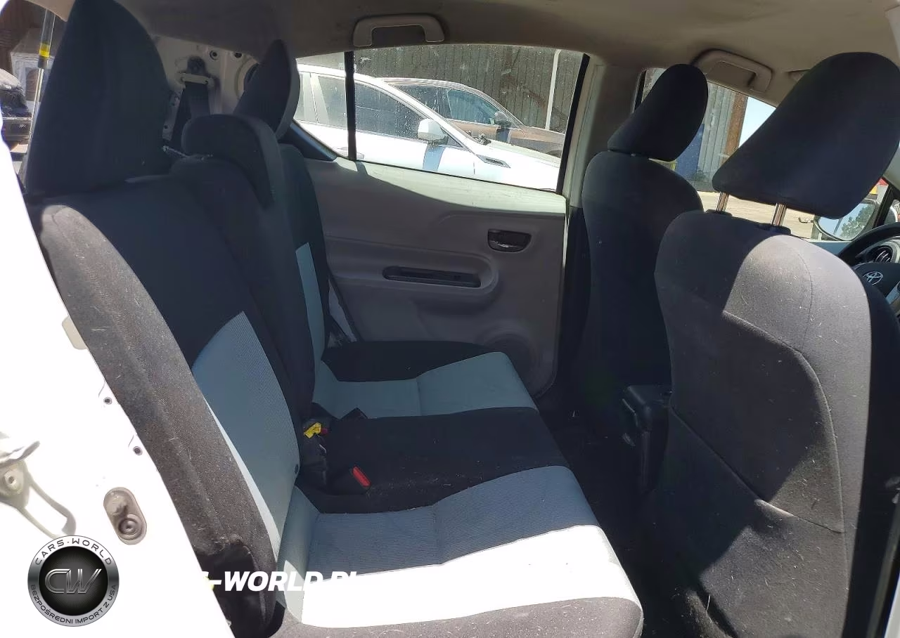2013 Toyota Prius C Two VIN:JTDKDTB32D1539371 - 10