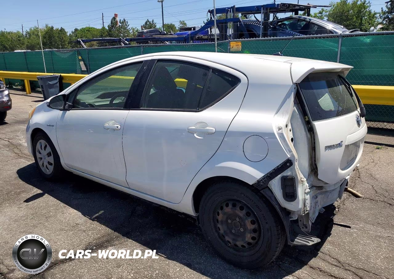 2013 Toyota Prius C Two VIN:JTDKDTB32D1539371 - 2