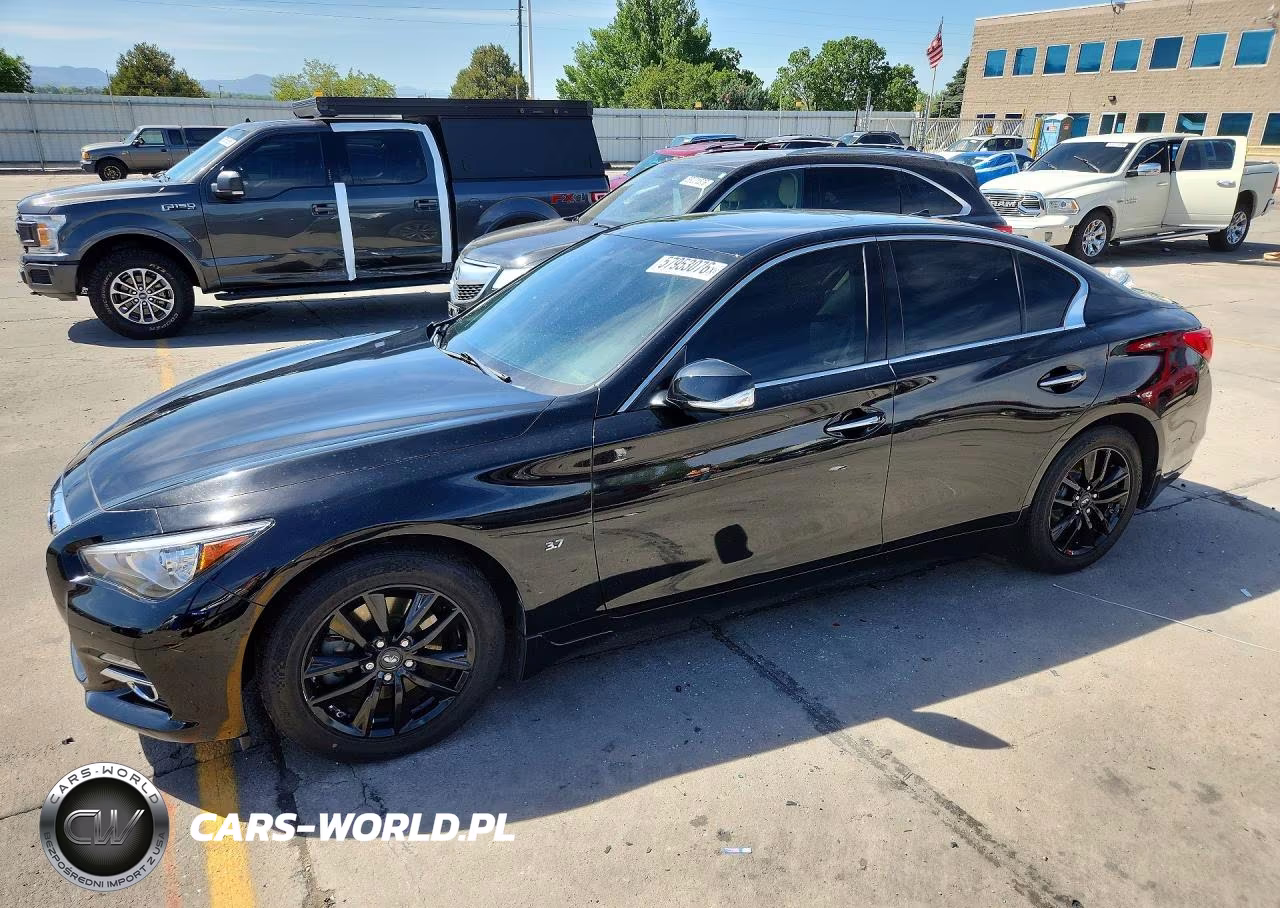 2015 Infiniti Q50 Premium