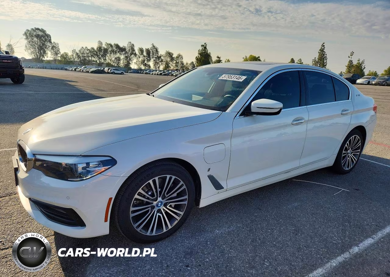 2018 BMW 530E