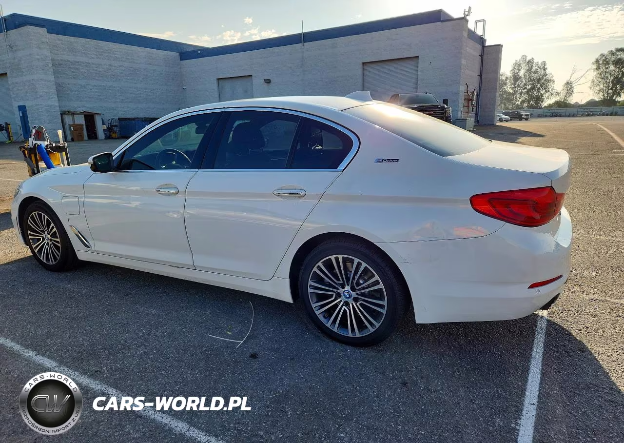 2018 BMW 530E VIN:WBAJA9C57JB034260 - 2