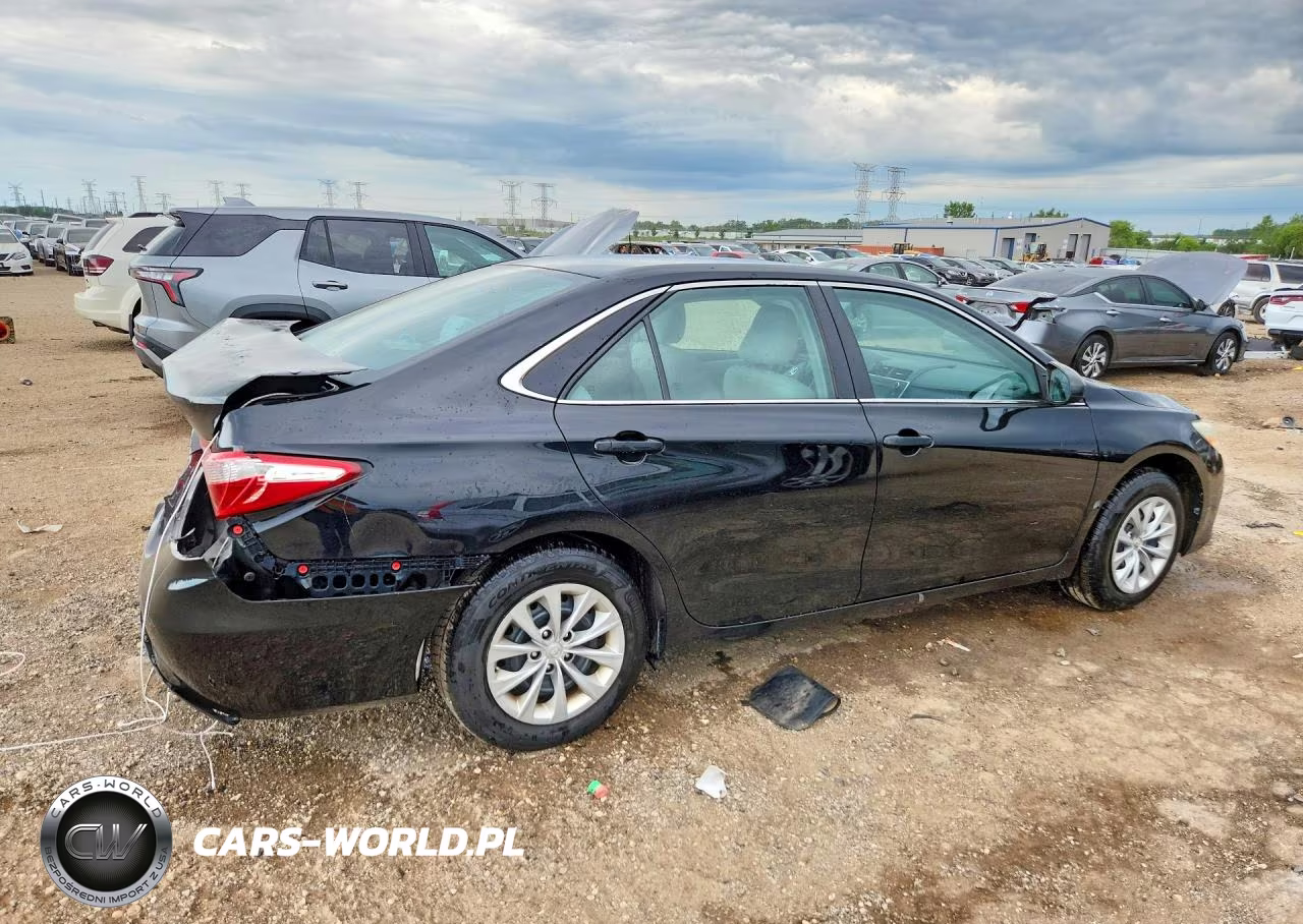 2016 Toyota Camry Le VIN:4T4BF1FK3GR521014 - 3