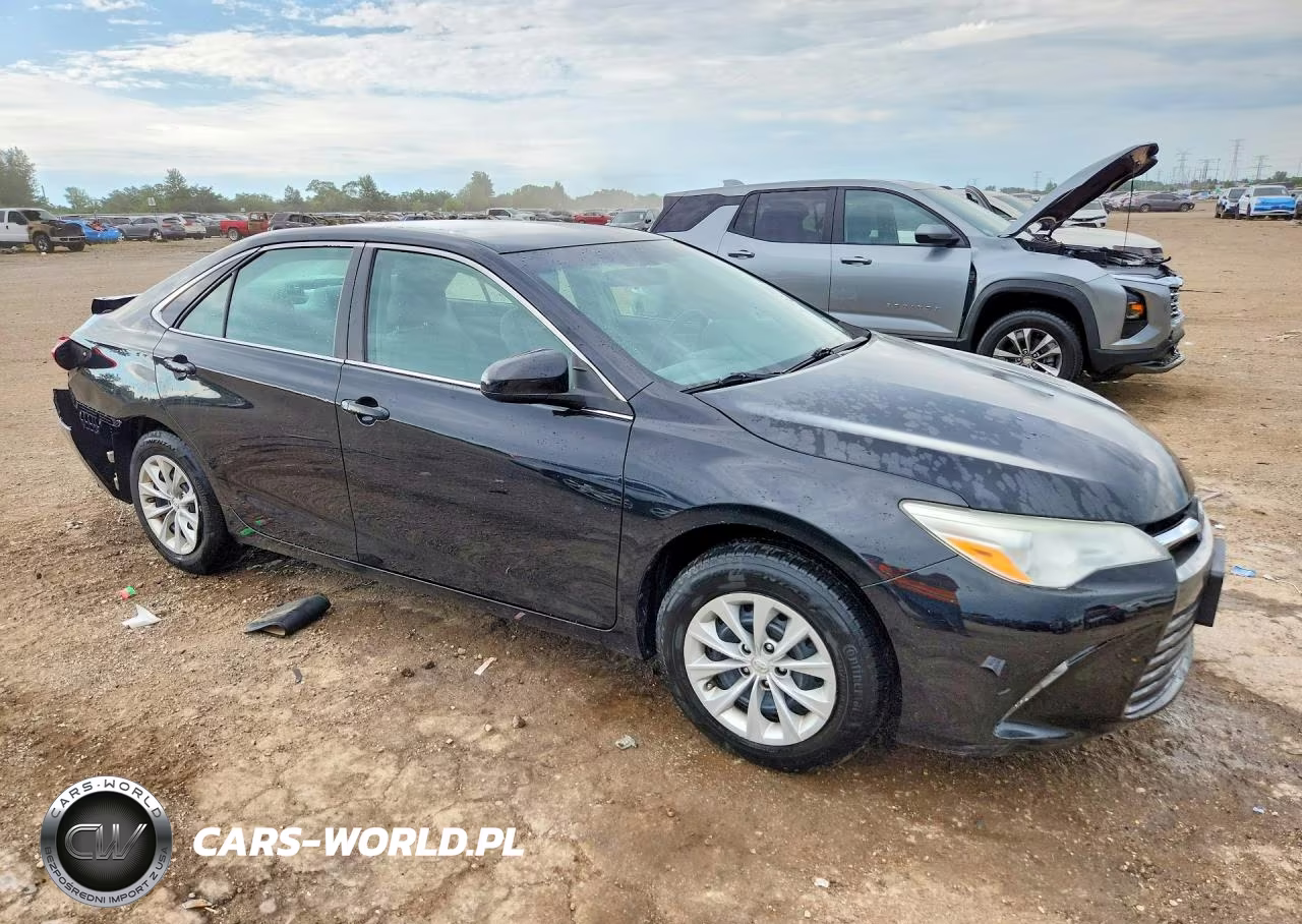 2016 Toyota Camry Le VIN:4T4BF1FK3GR521014 - 4