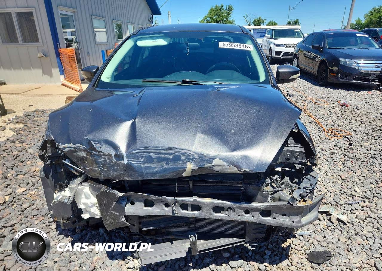 2016 Ford Focus Se VIN:1FADP3F22GL403094 - 5