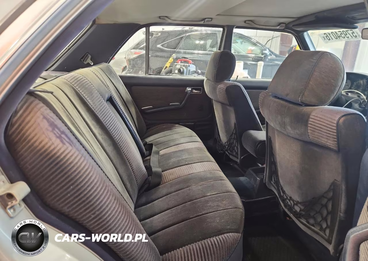 1984 Mercedes-Benz 300 Dt VIN:WDBAB33A9EA091015 - 10