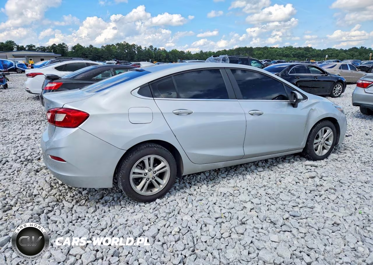 2018 Chevrolet Cruze Lt VIN:1G1BE5SM3J7201710 - 3