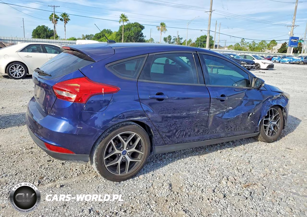 2017 Ford Focus Sel VIN:1FADP3M21HL302150 - 3