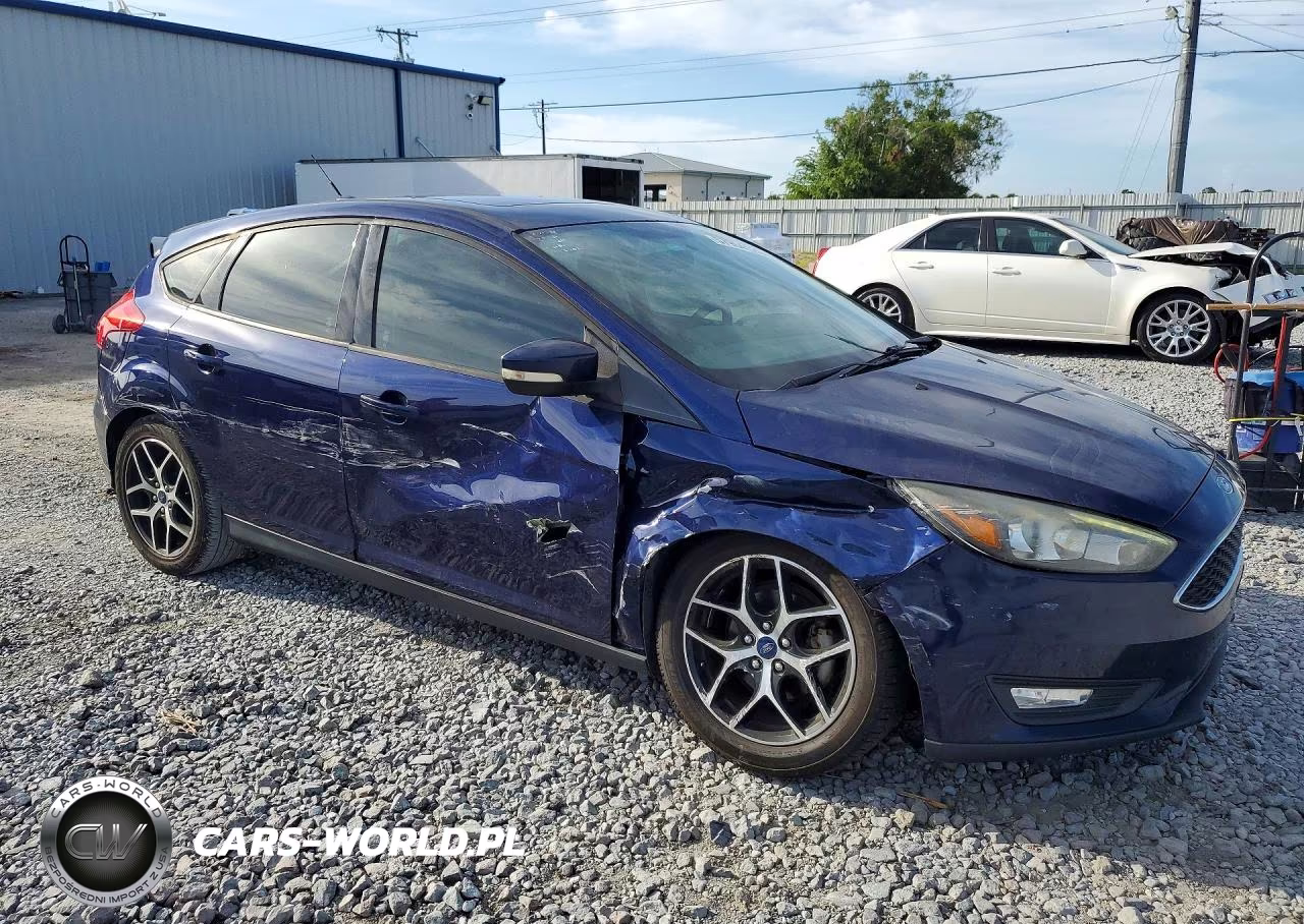 2017 Ford Focus Sel VIN:1FADP3M21HL302150 - 4