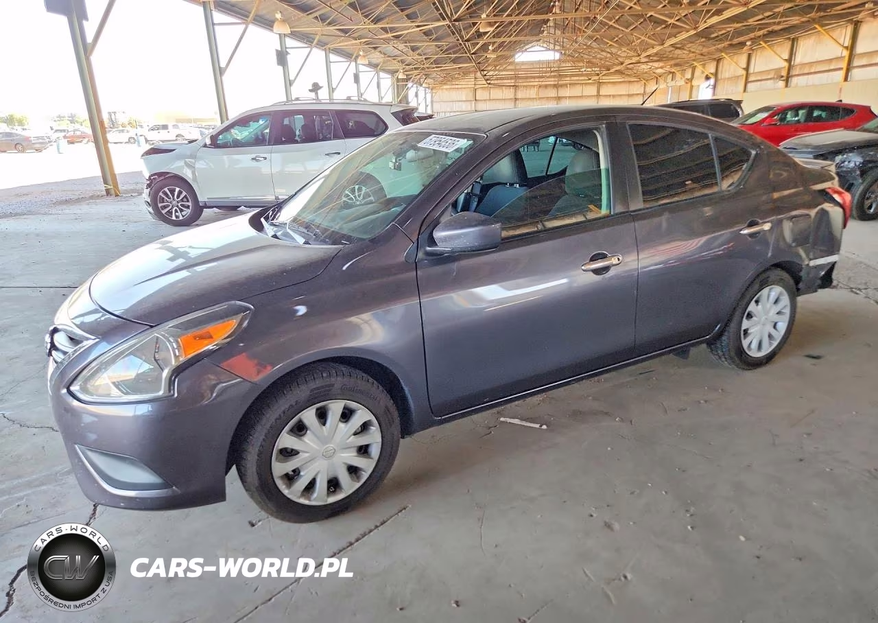 2015 Nissan Versa 1.6 Sv – zdjęcie 1 z 12