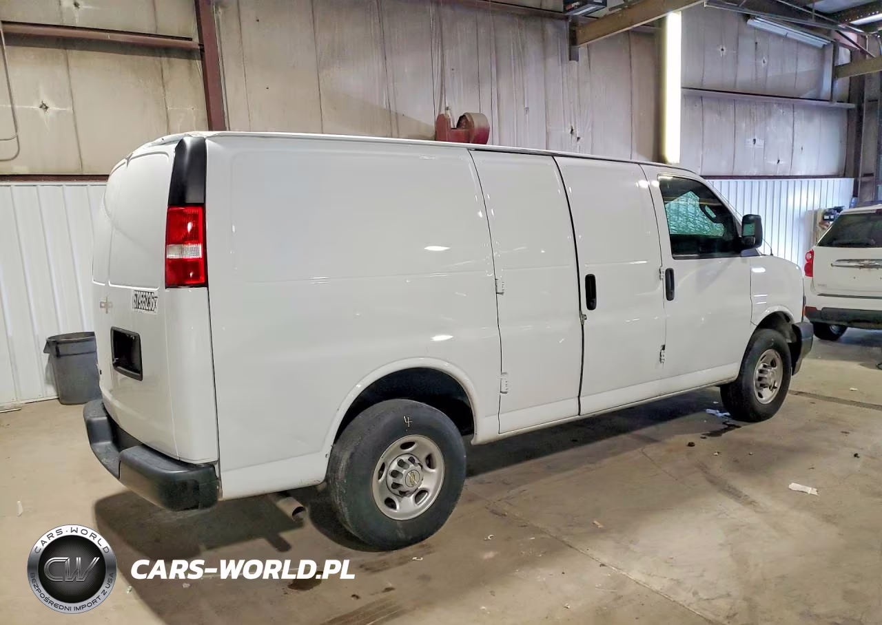 2023 Chevrolet Express G2500 VIN:1GCWGAFP2P1232832 - 3