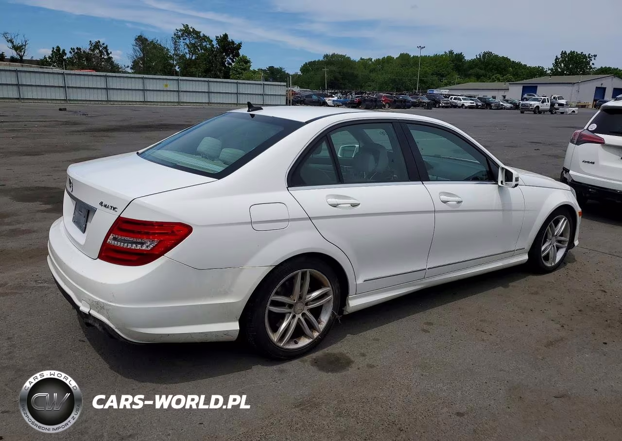 2013 Mercedes-Benz C 300 4Matic VIN:WDDGF8AB1DR281275 - 3