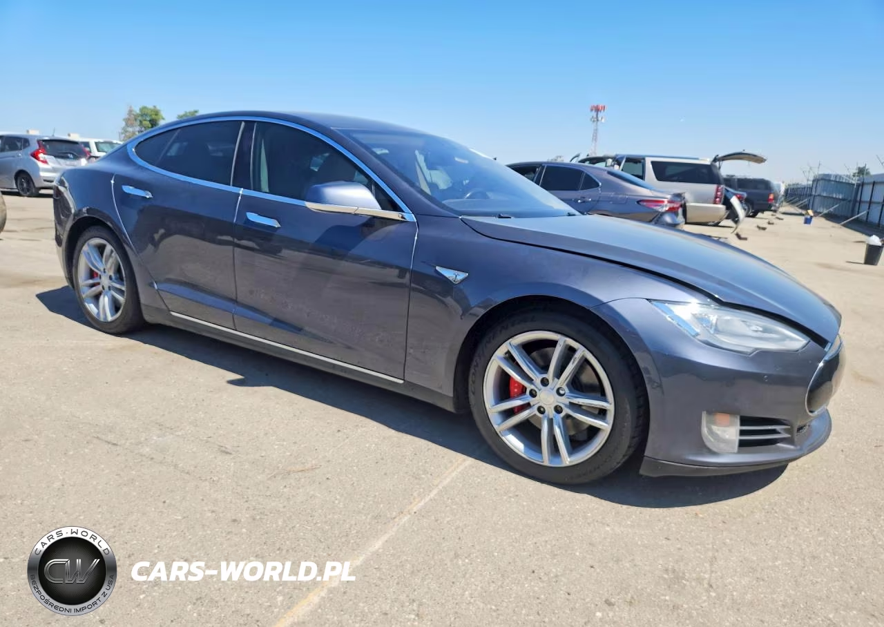2014 Tesla Model S VIN:5YJSA1H12EFP60545 - 4