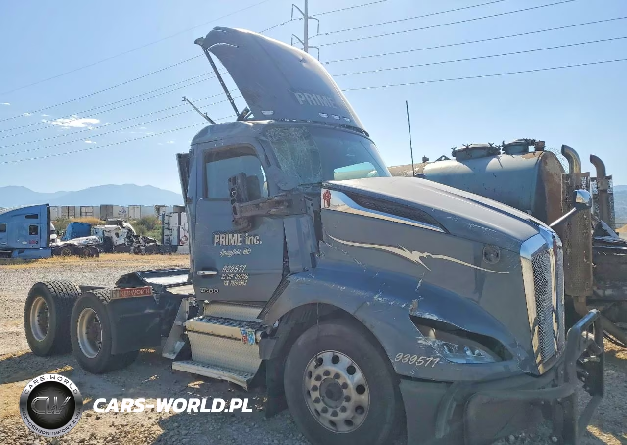 2023 Kenworth T680 Semi Truck