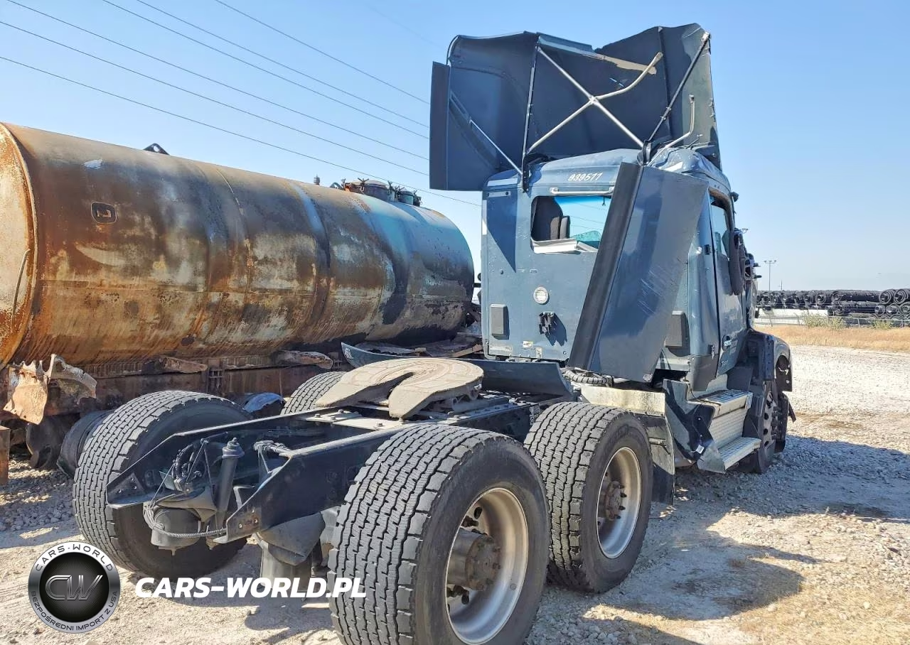 2023 Kenworth T680 Semi Truck VIN:1XKYDK9X6PJ263993 - 4