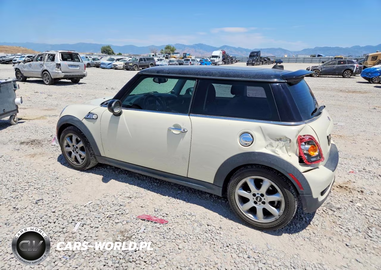 2010 Mini Cooper S VIN:WMWMF7C55ATZ71394 - 2