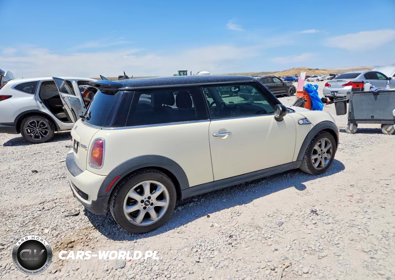 2010 Mini Cooper S VIN:WMWMF7C55ATZ71394 - 3