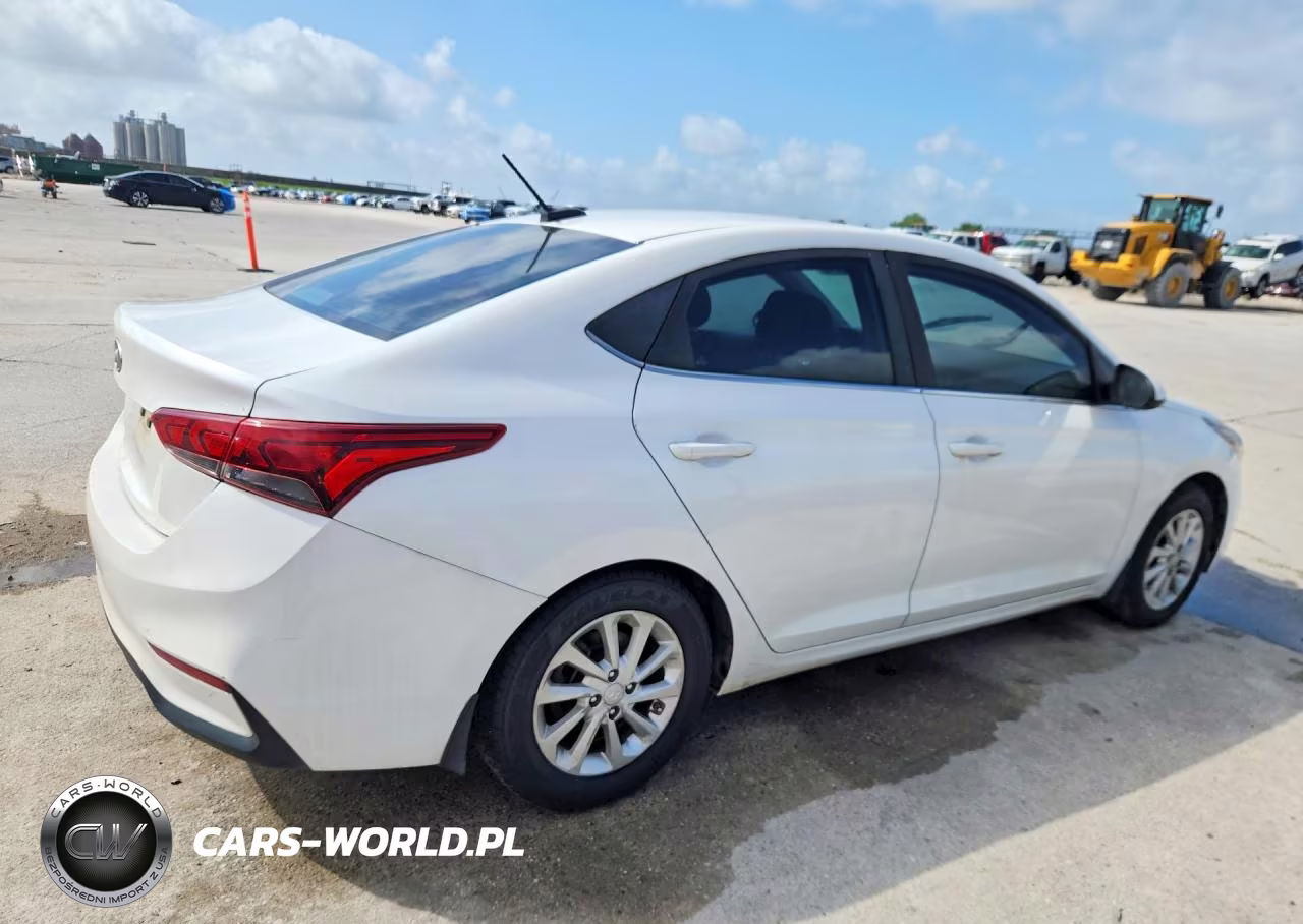 2019 Hyundai Accent Sel VIN:3KPC24A33KE060582 - 3