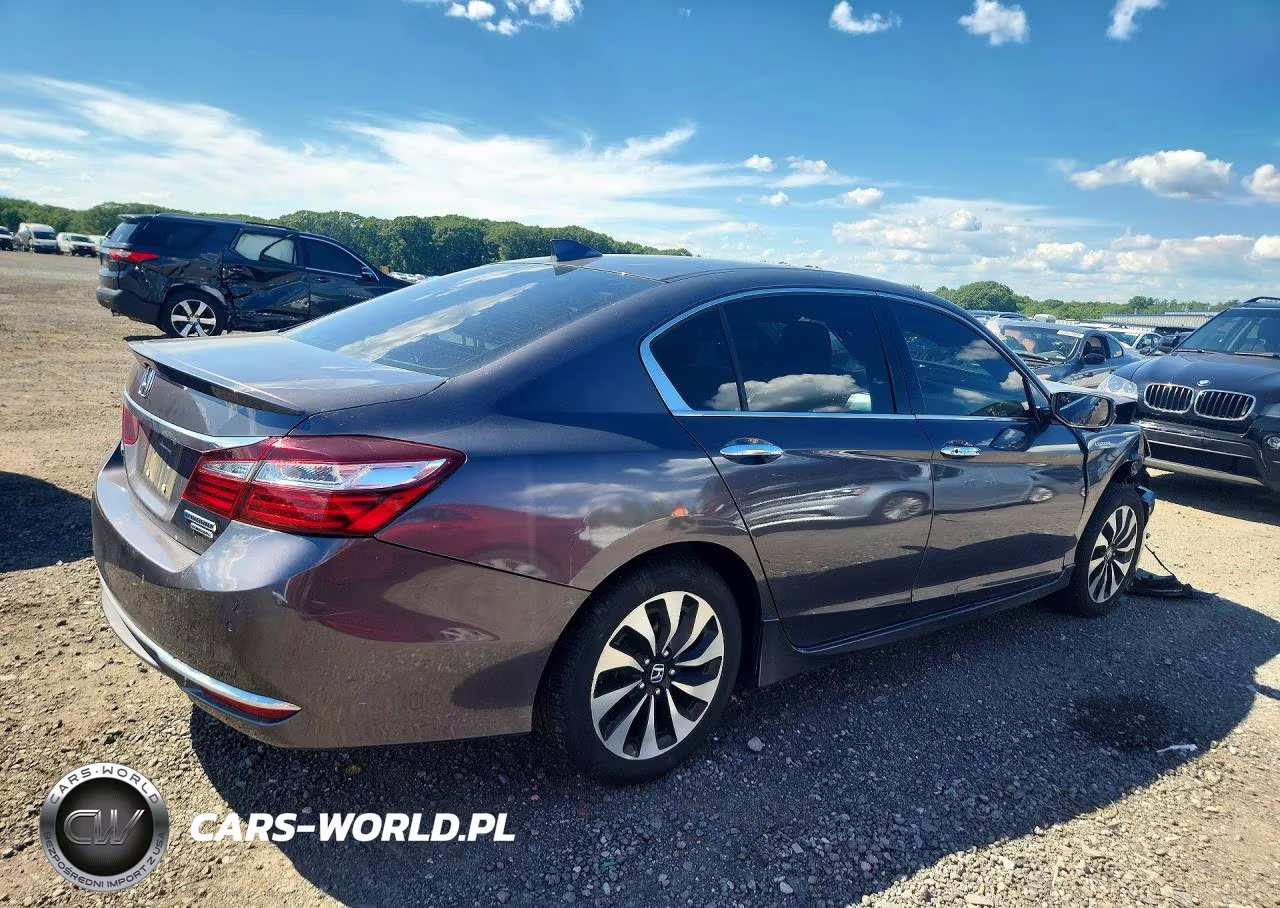 2017 Honda Accord Touring Hybrid VIN:JHMCR6F75HC003401 - 3