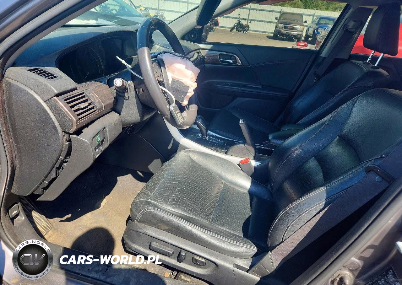 2017 Honda Accord Touring Hybrid VIN:JHMCR6F75HC003401 - 7