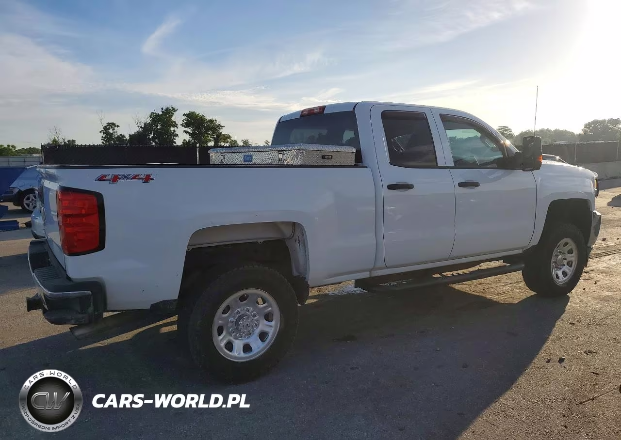 2015 Chevrolet Silverado K2500 Heavy Duty VIN:1GC2KUEG3FZ546196 - 3