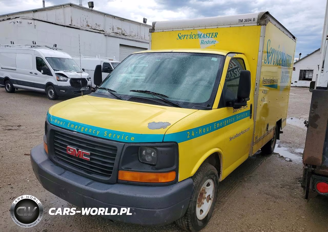 2008 GMC Savana Box Truck