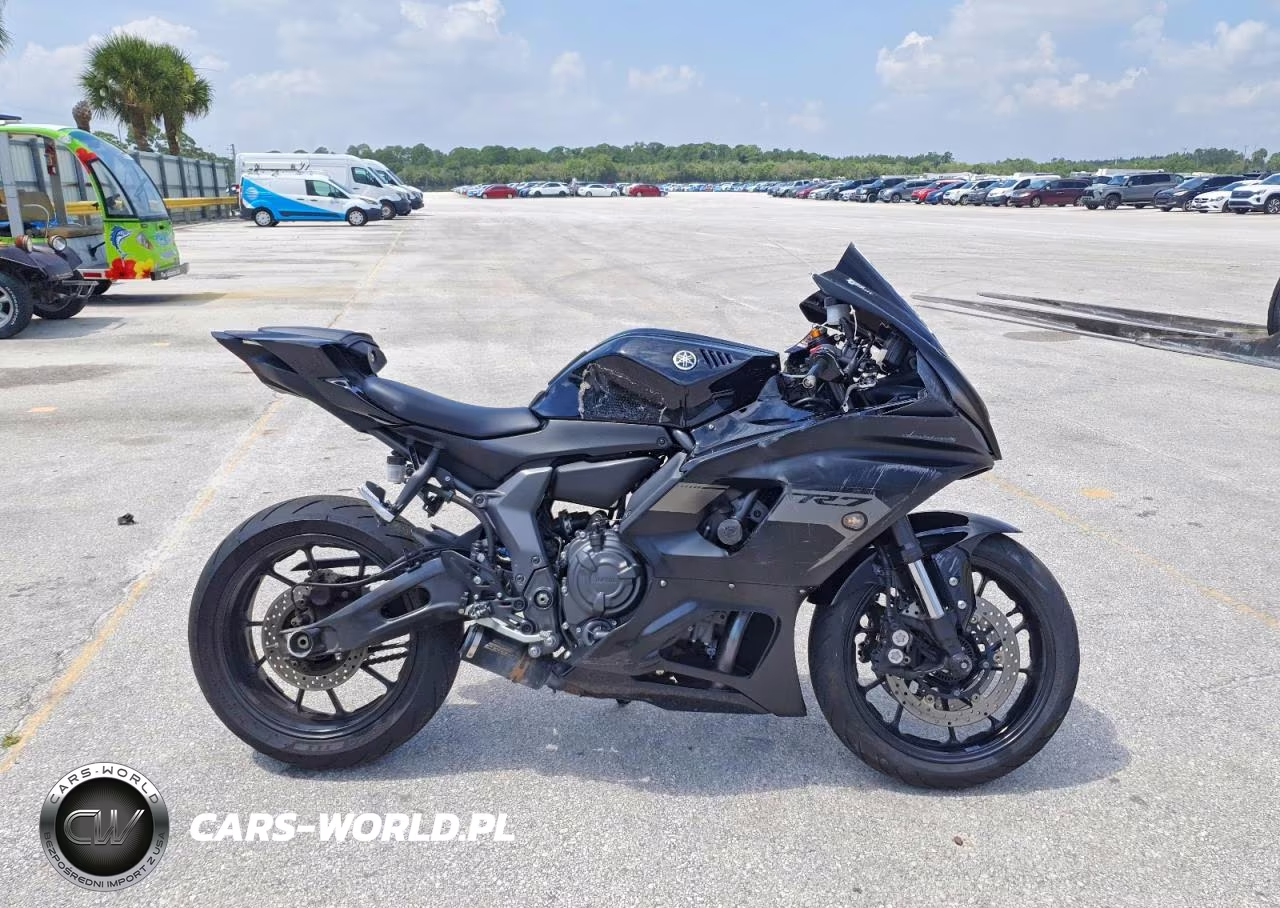 2025 Yamaha Yzfr7