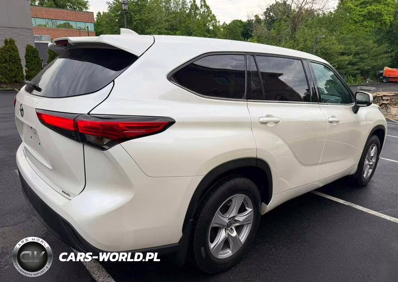 2020 Toyota Highlander L VIN:5TDCZRBHXLS045636 - 3
