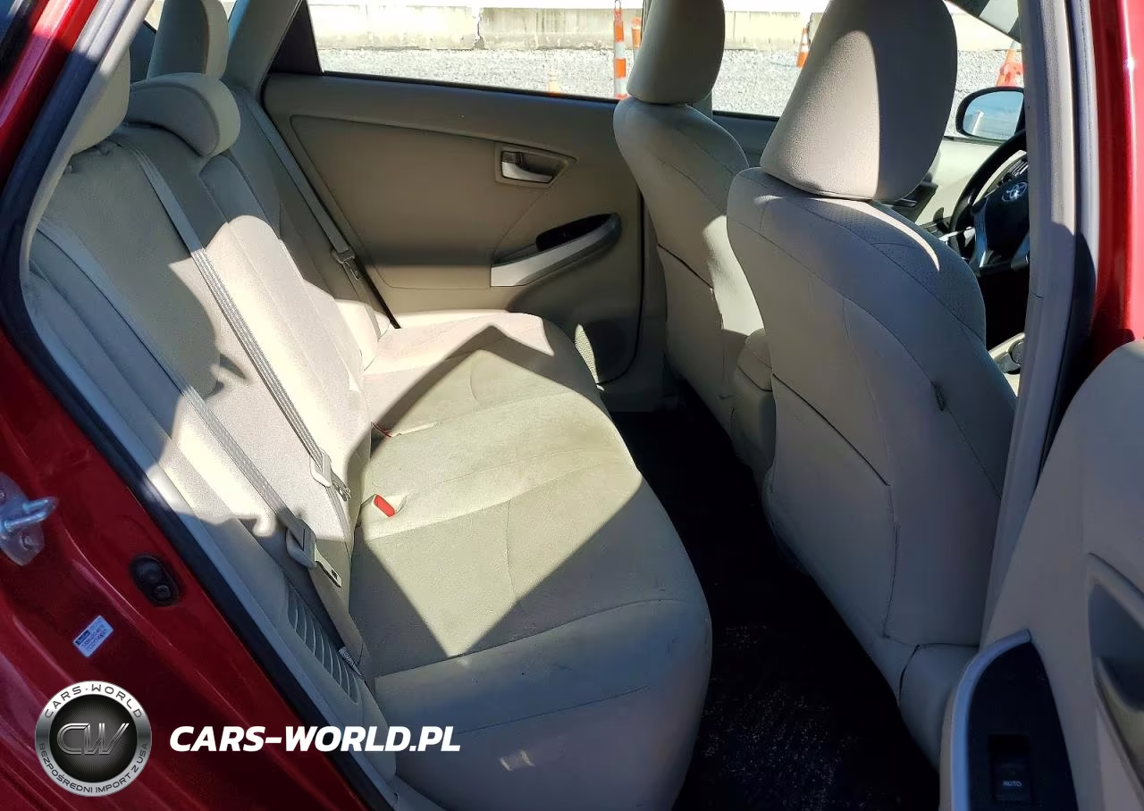 2013 Toyota Prius Two VIN:JTDKN3DU5D5667163 - 10