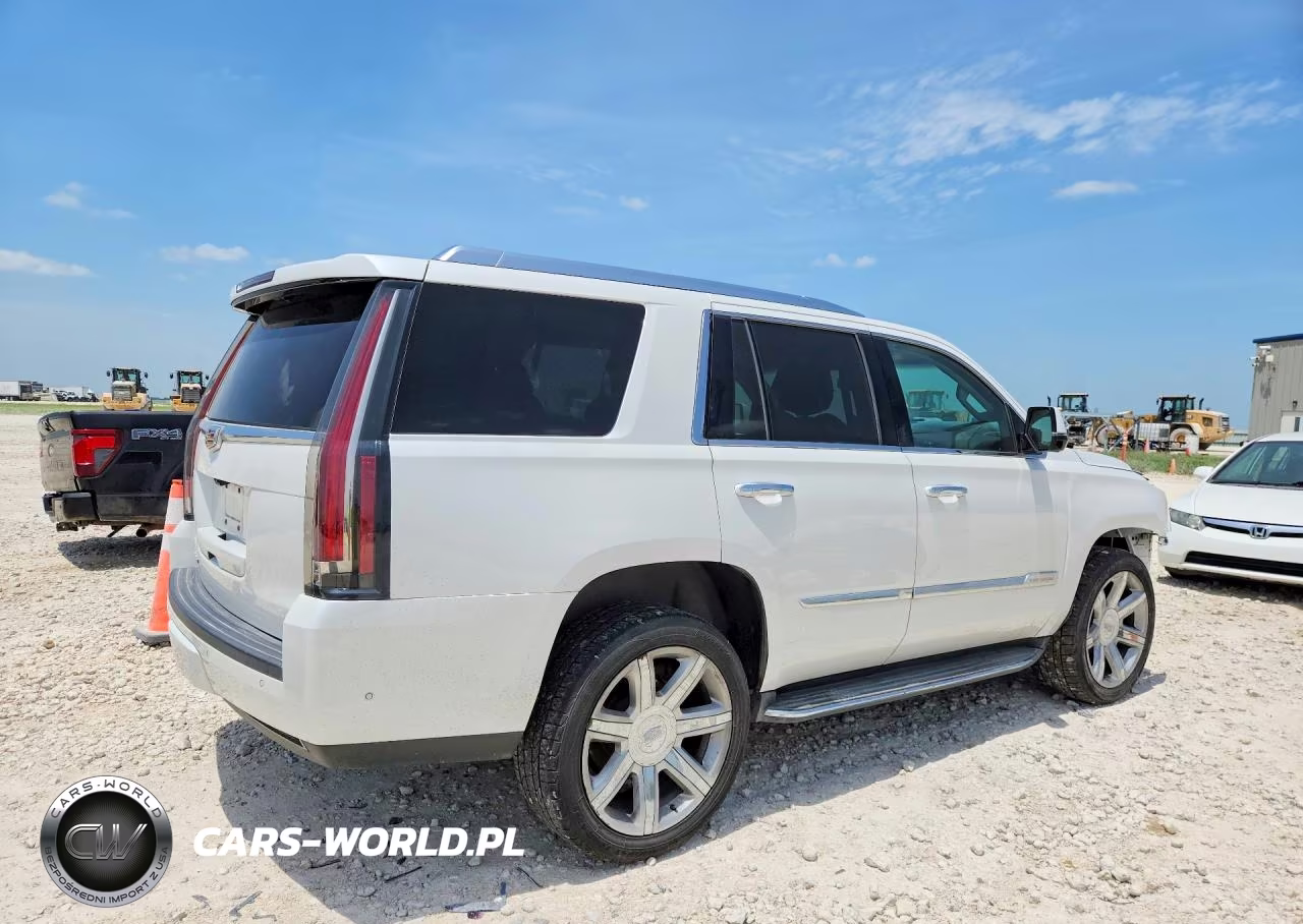 2017 Cadillac Escalade Luxury VIN:1GYS3BKJ5HR383341 - 3