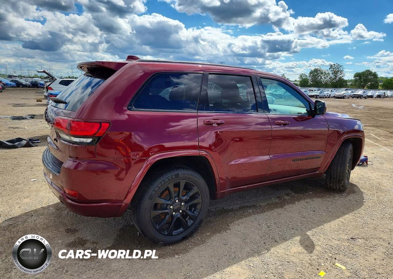 2018 Jeep Grand Cherokee Laredo VIN:1C4RJFAG8JC162932 - 3