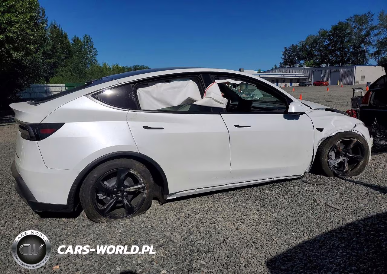 2026 Tesla Model Y VIN:7SAYGDEE8TF607718 - 3