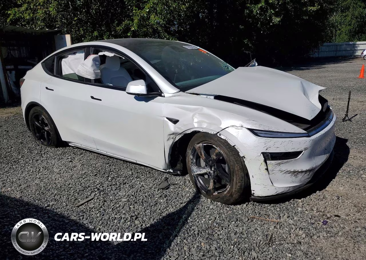 2026 Tesla Model Y VIN:7SAYGDEE8TF607718 - 4
