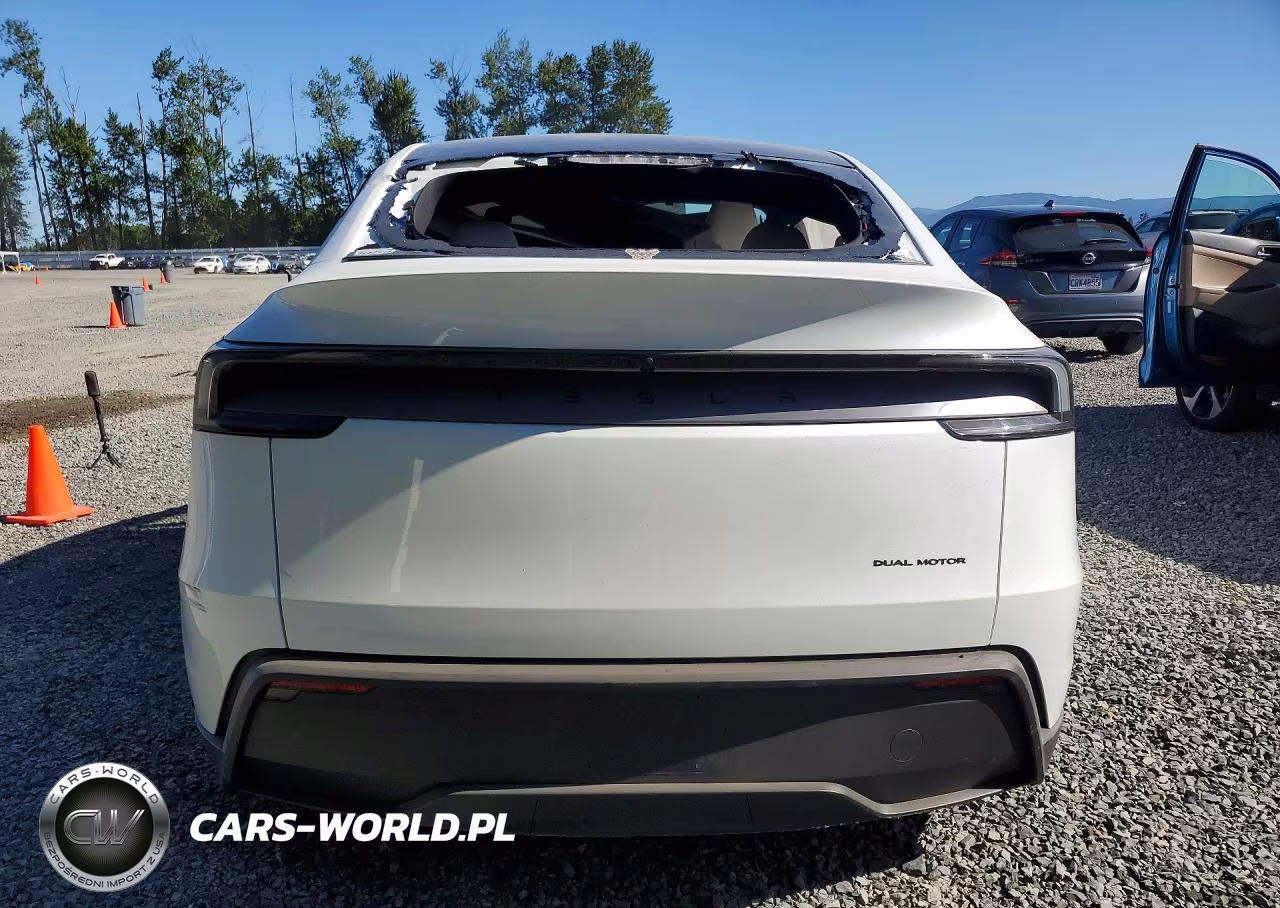 2026 Tesla Model Y VIN:7SAYGDEE8TF607718 - 6