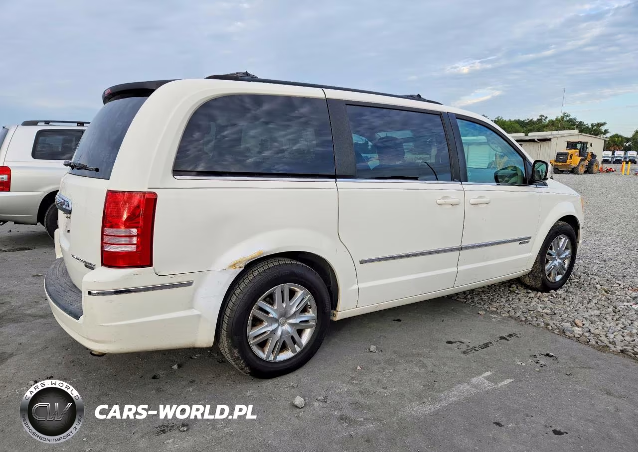 2010 Chrysler Town & Country Touring VIN:2A4RR5D12AR273794 - 3