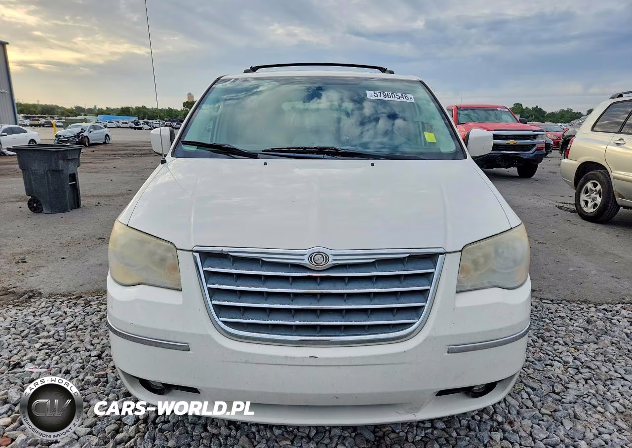 2010 Chrysler Town & Country Touring VIN:2A4RR5D12AR273794 - 5